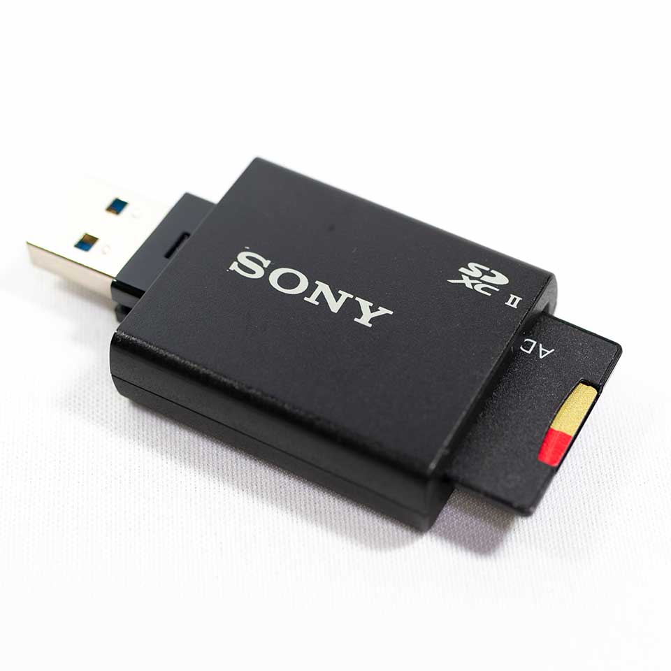 魅力的な ソニー MRW-S1 UHS-II対応SDメモリーカードリーダー USB3.1 Gen1端子搭載