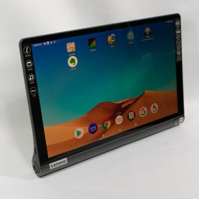 Lenovo Yoga Smart Tab ZA3V0052JPのスタンドで立てた状態
