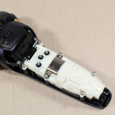 本体のカバーを外した状態：ラムダッシュ ES-CLV7D-A