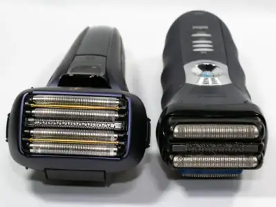 比較2：BRAUN 350CC-AとPanasonic ES-CLV7D-A