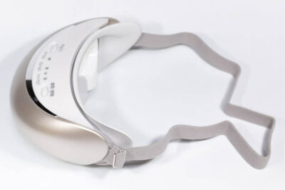 スチーム式のホットアイマスクで目の疲れを取るパナソニックの目