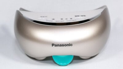 スチーム式のホットアイマスクで目の疲れを取るパナソニックの目