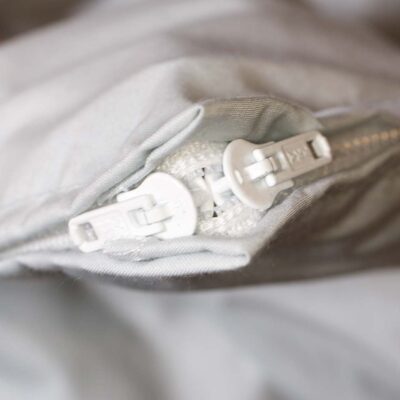 エムール アルファインの掛け布団カバーのファスナー金具の隙間