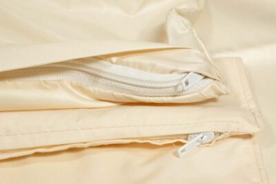 ミクロガードプレミアムとアルファインのまくらカバーのファスナー