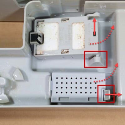 ACK75Lのフロートと銀イオンカートリッジの取り外し方1