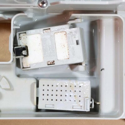 ACK75Lのフロートと銀イオンカートリッジの取り外し方2