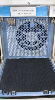 MC809の脱臭フィルターと空気清浄機の吸い込み口