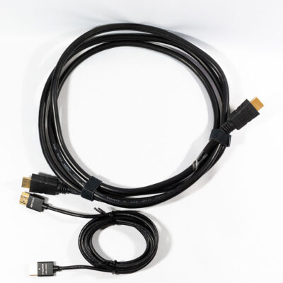 HDMI High Speed ケーブル 標準とスリタイプの比較