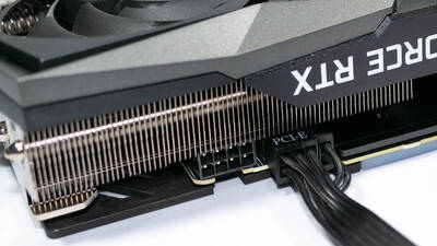 MSI GeForce RTX 3070 GAMING X TRIOの電源コネクタ表側
